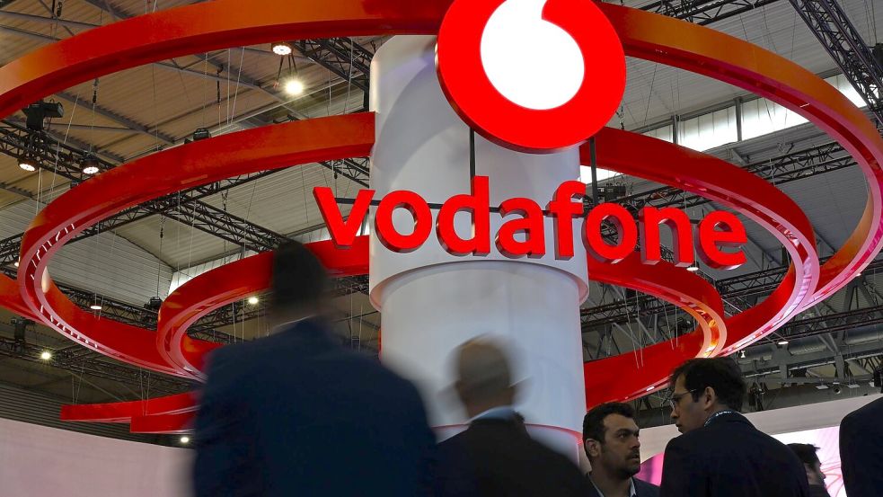Das Logo von Vodafone bei einer Messe - hat die Firma ihren Wettbewerber 1&1 rechtswidrig behindert? Foto: Wolf von Dewitz/dpa