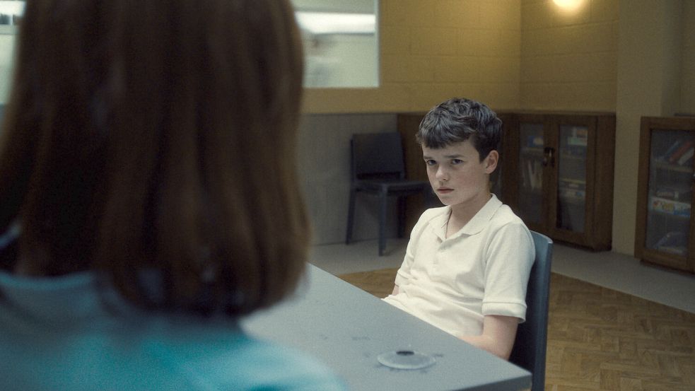 In „Adolescence“ geht es um den 13-jährigen Jamie Miller, der über das Internet mit frauenfeindlichen Ideologien konfrontiert wurde und schlussendlich Mord an seiner Mitschülerin begeht. Foto: dpa/Netflix