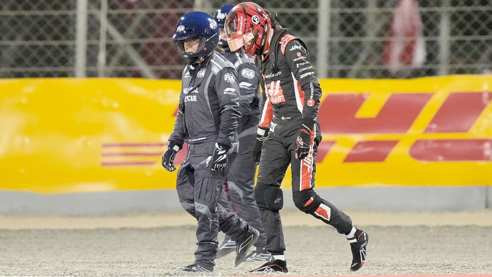Der Unfall von Esteban Ocon sorgte für eine Unterbrechung. Foto: Darko Bandic/AP/dpa