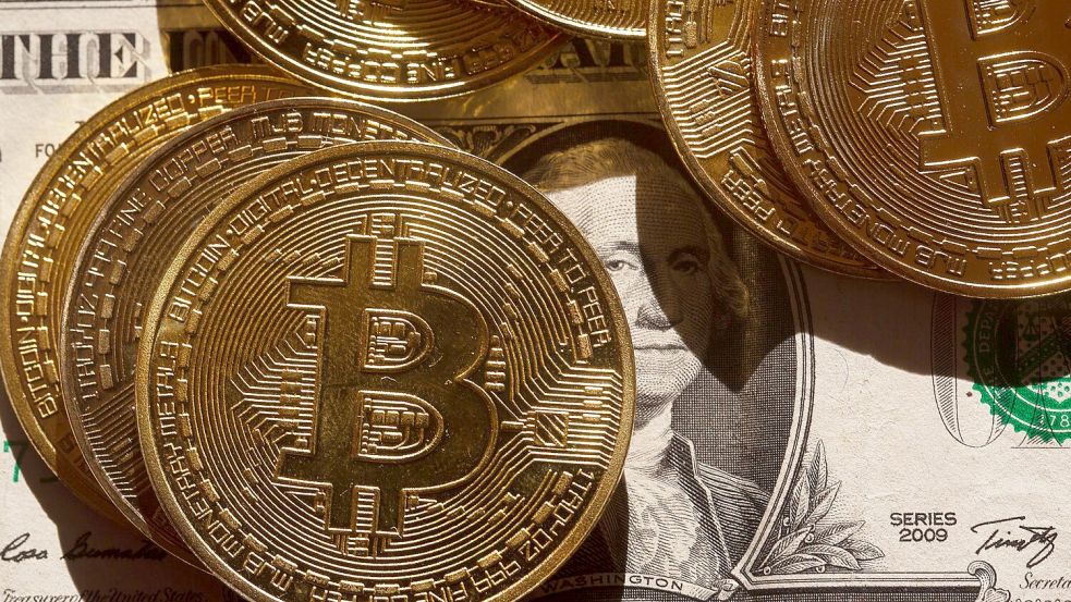 Der Bitcoin stieg vorübergehend über 85.00 US-Dollar, verlor dann aber wieder an Wert. Foto: Fernando Gutierrez-Juarez/dpa