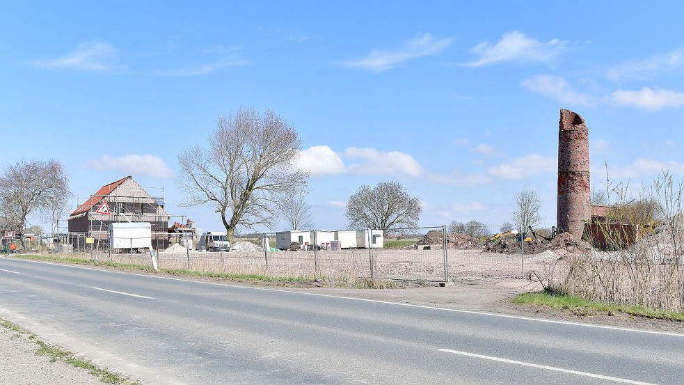 Zur Alten Ziegelei in Pilsum gehört auch viel Gelände. Der Investor hat einige Pläne dafür. Fotos: Wagenaar