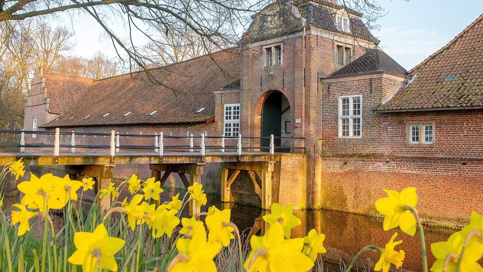 Das Lütetsburger Schloss mitsamt Park dient vielen als malerische Fotokulisse. Foto: Stromann