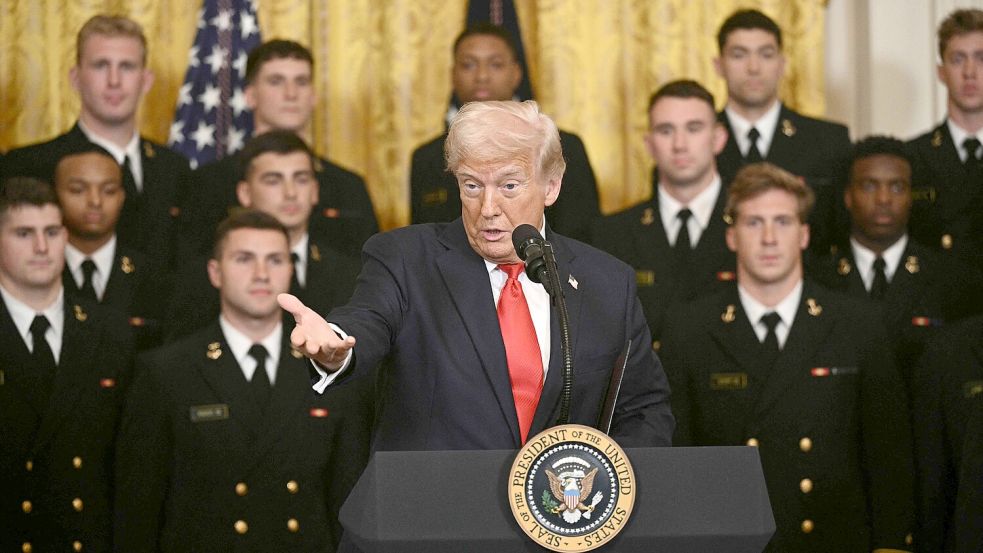 Trump will im Ausland sparen: Deutsche Konsulate könnten mögliche Betroffene sein. Foto: AFP/BRENDAN SMIALOWSKI