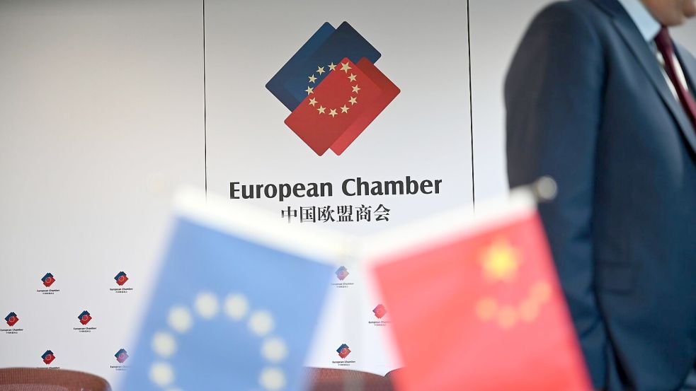 Die EU-Handelskammer sieht weiter Hürden für europäische Unternehmen in China. (Symbolbild) Foto: Johannes Claus Neudecker/dpa