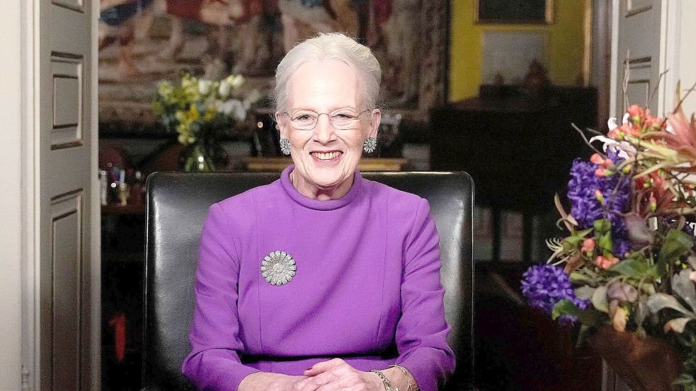 Am Silvesterabend 2023 hatte Margrethe eine überraschende Nachricht parat. (Archivbild) Foto: Keld Navntoft/AP/dpa