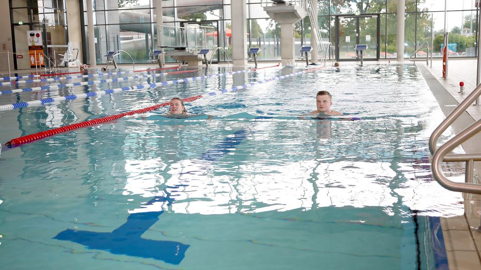 Das Auricher Schwimmbad wurde 2013 eröffnet. Damals lockte die reiche Stadt Aurich mit günstigen Eintritten. Inzwischen ist die Situation eine andere. Foto: Romuald Banik