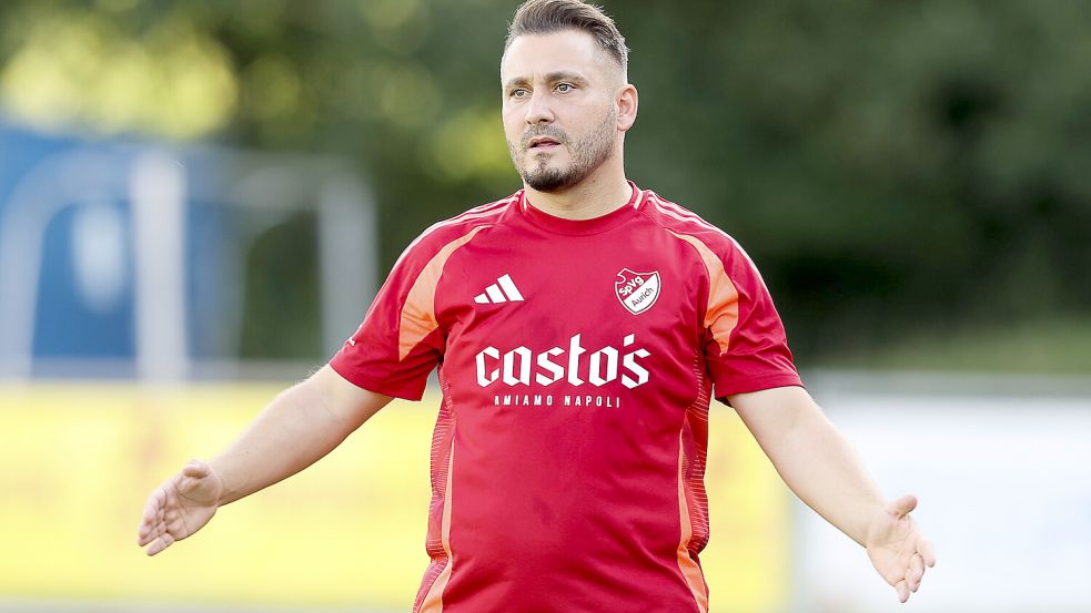 Bleibt Claudio Casto nun doch Aurich-Trainer oder nicht? Foto: Doden, Emden