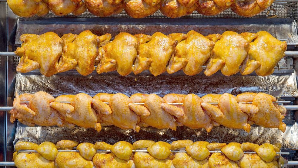 Rund 75 Milliarden Broiler wurden im Jahr 2022 weltweit geschlachtet. (Archivbild) Foto: picture alliance / dpa