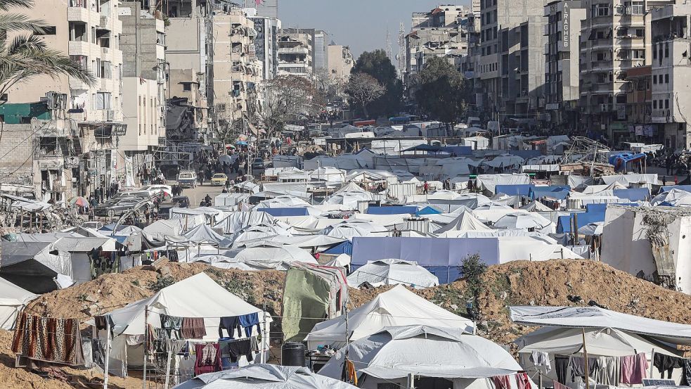 Seit Wiederaufflammen der Kämpfe im Gazastreifen wurden rund 500.000 Palästinenser erneut vertrieben. Foto: Omar Ashtawy/APA Images via ZUMA Press Wire/dpa