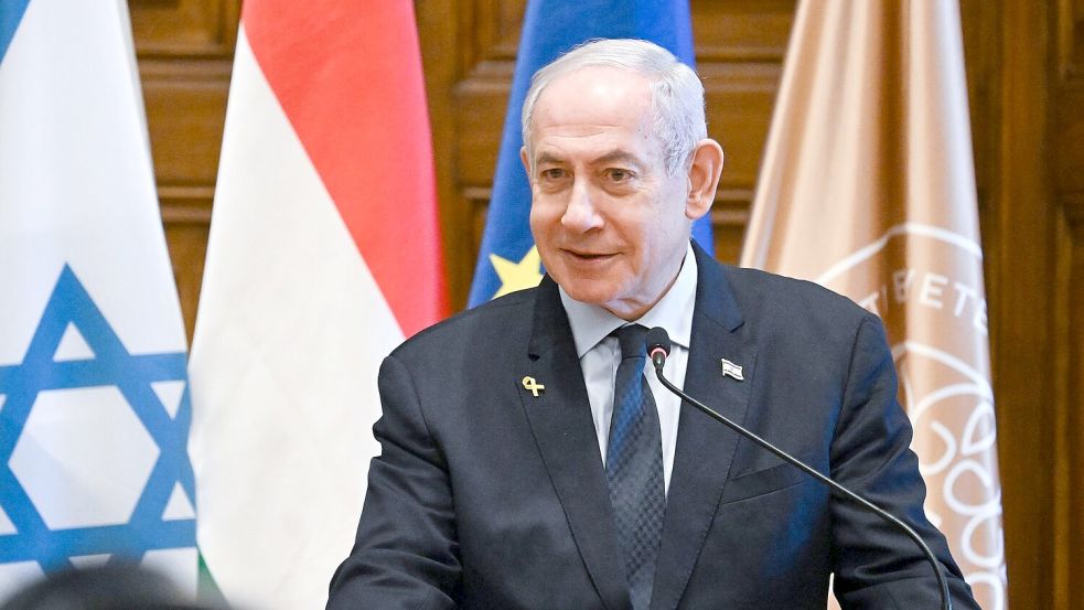 Netanjahu hat seine Unterhändler angewiesen, sich weiter um die Freilassung der im Gazastreifen festgehaltenen Geiseln zu bemühen. Foto: Tibor Illyes/MTI/dpa
