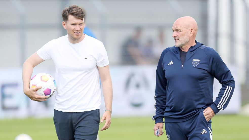 Henning Rießelmann (links) und Stefan Emmerling könnten auch in der kommenden Saison weiterhin zusammenarbeiten. Fotos: Doden, Emden
