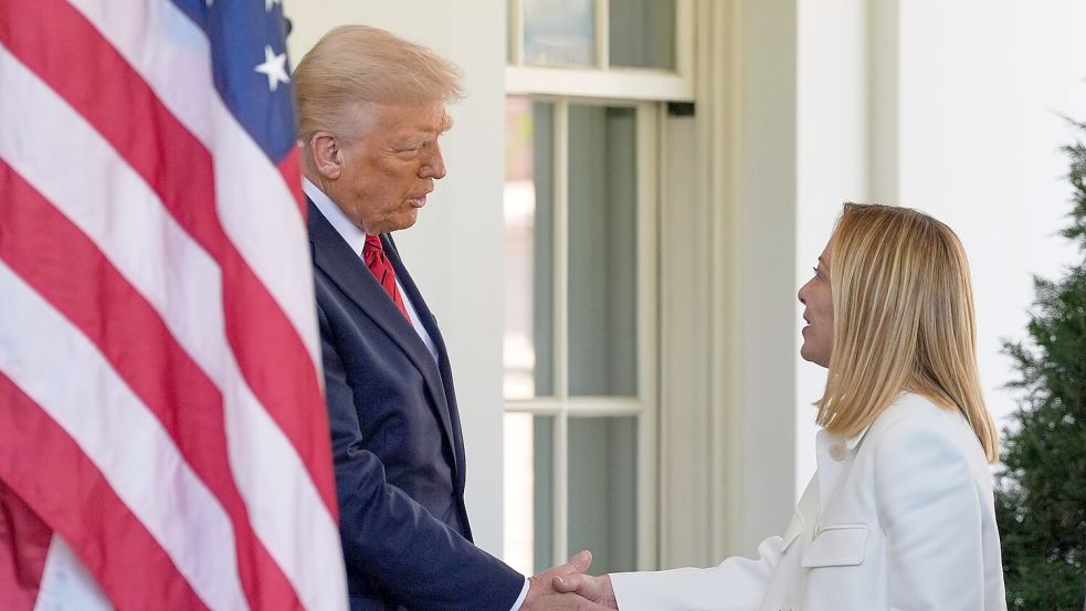 Die US-Zollpolitik ist eines der Hauptthemen bei Treffen von Italiens Ministerpräsidentin Meloni und US-Präsident Trump in Washington. Foto: Alex Brandon/AP/dpa