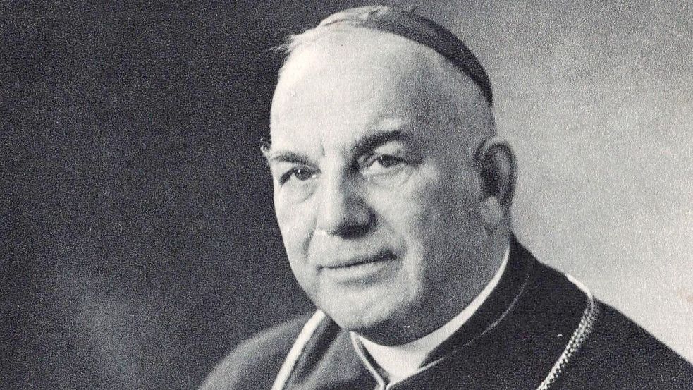 Von 1914 bis zu seinem Tod im Jahr 1955 Bischof von Osnabrück: Wilhelm Berning. Foto: Sammlung Helmut Riecken (Ansichtskarte)
