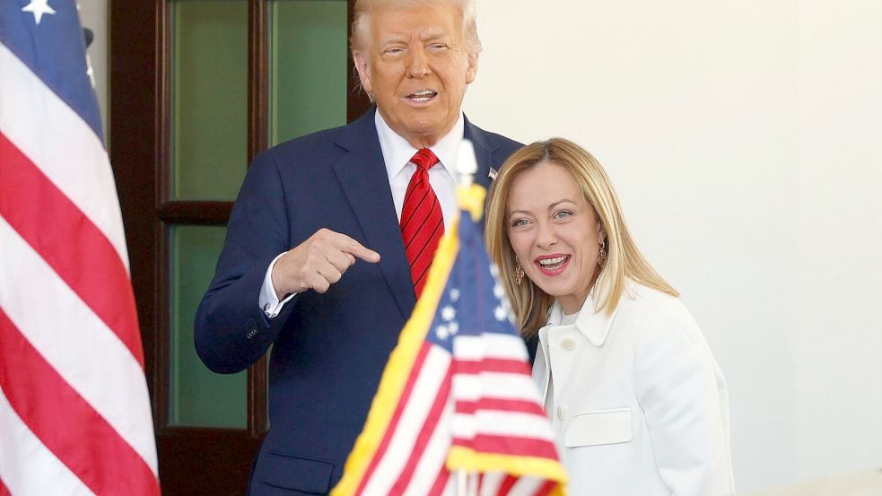US-Präsident Trump und Italiens Ministerpräsidentin Meloni präsentierten sich am Donnerstag als ziemlich beste Freunde. Foto: Alex Brandon/AP/dpa
