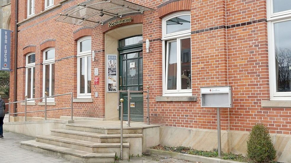Gegen die „Hotel von Euch GmbH“, die hinter dem Hotel und dem Restaurant an der Kuhstraße in Meppen steht, ist ein Insolvenzverfahren eingeleitet worden. Foto: Ina Wemhöner