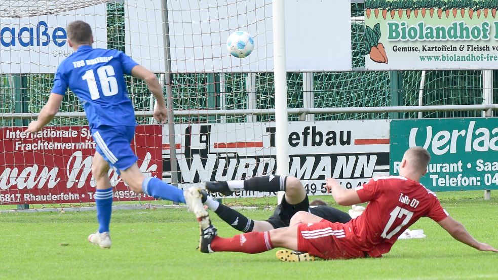 Beim 3:1-Hinspielsieg in Westrhauderfehn traf Thorsten Lettau dreimal. Auch beim 3:1 im Rückspiel in Holtriem war er wieder an zwei Toren beteiligt. Foto: Damm