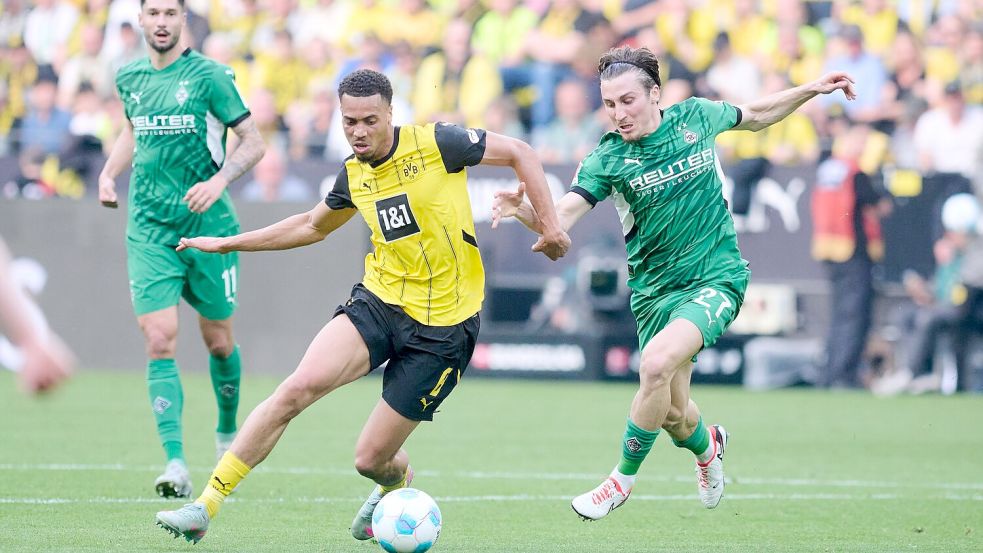 Dortmund übernahm zu Beginn die Spielkontrolle, spielte aber mit zu wenig Tempo und Präzision. Foto: Bernd Thissen/dpa