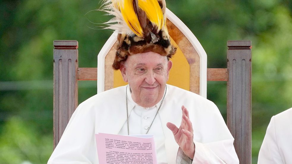 Das Oberhaupt von mehr als 1,4 Milliarden Katholiken absolvierte im Herbst 2024 seine letzte große Reise. Dabei besuchte Franziskus unter anderem Gläubige in Papua-Neuguinea. (Archivbild) Foto: Gregorio Borgia/AP/dpa