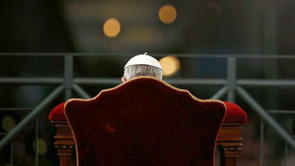Der Nachfolger von Franziskus wird der 267. Pontifex sein. (Archivbild) Foto: Andrew Medichini/AP/dpa