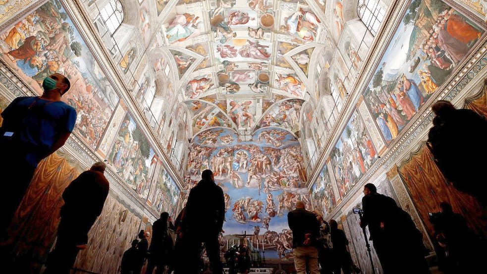 Der Nachfolger von Franziskus wird in der Sixtinischen Kapelle gewählt. (Archivbild) Foto: Alessandra Tarantino/AP/dpa