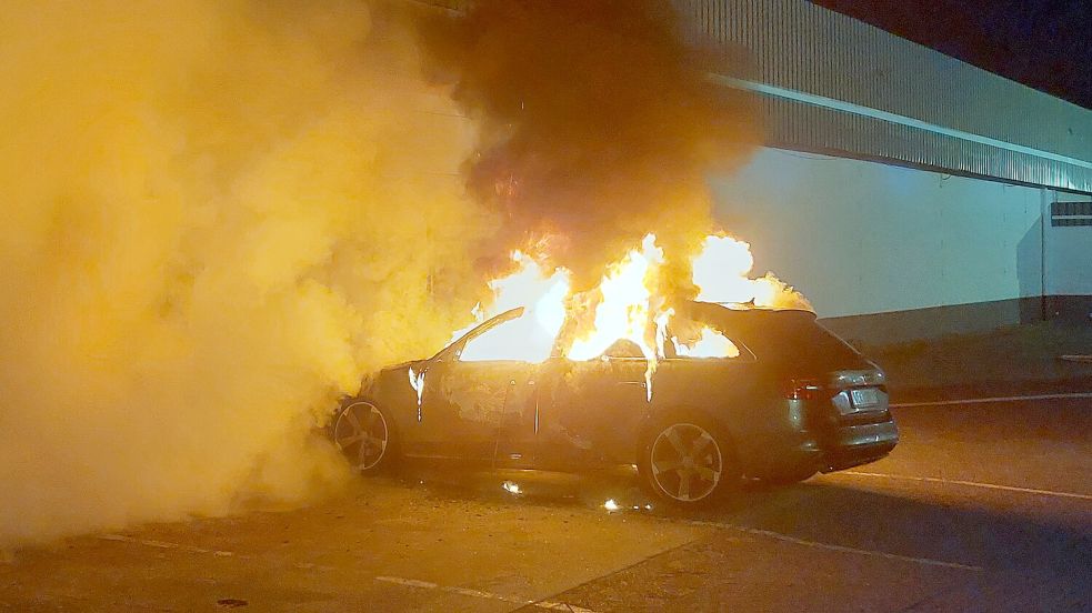 Das Auto stand direkt am Getränkemarkt. Foto: Bodo Wolters
