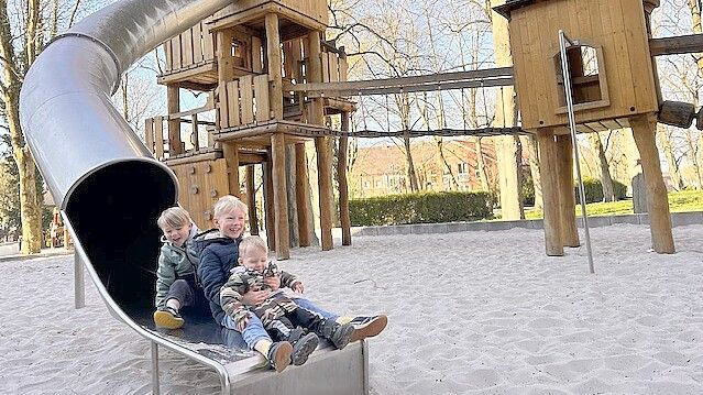 Die große Anlage auf dem Burgplatz hat sowohl für Kleinkinder als auch für Kinder im Kita- und Grundschulalter etwas zu bieten. Foto: Tomé