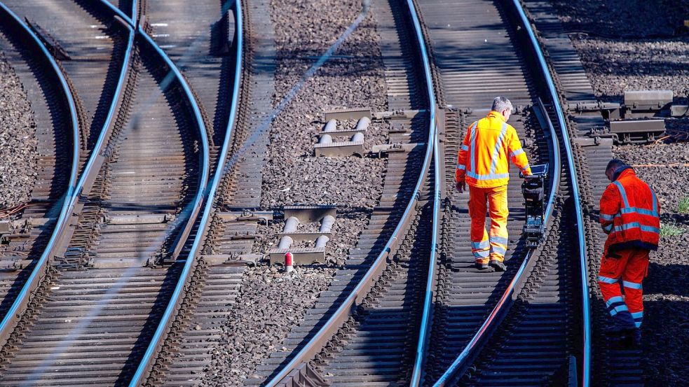 Die Bahn gleicht einer großen Baustelle. (Symbolbild) Foto: Jens Büttner/dpa
