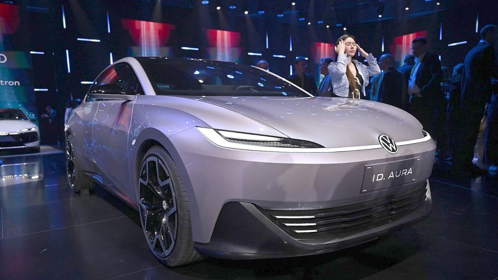 Volkswagen stellte am Vorabend der Automesse neue Modelle vor. Foto: Johannes Neudecker/dpa
