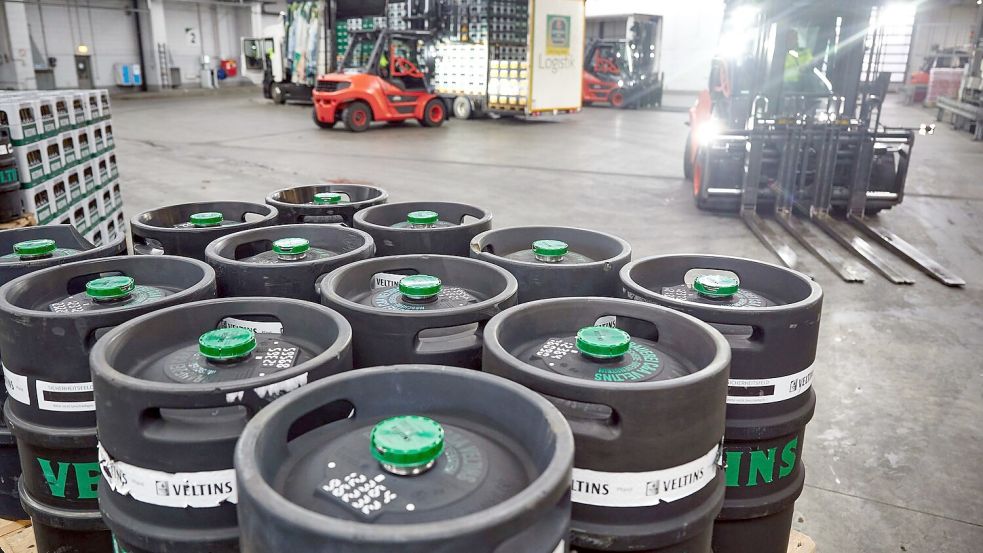 Eingetrübte Exportaussichten für deutsches Bier außerhalb der EU. Veltins setzt auf Märkte in Europa. Foto: Bernd Thissen/dpa