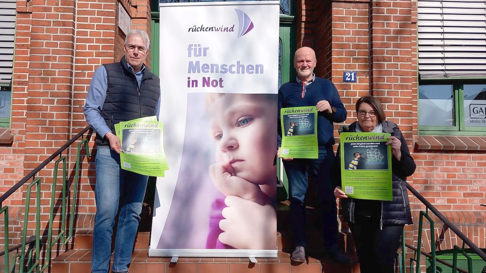 von links: Uwe Tellkamp (2. Vorsitzender), Andreas Engel (1. Vorsitzender und Gründungsmitglied) und Erika Thomas (Gründungsmitglied und Schriftführerin) stellen die Mitgliedskampagne vor. Foto: Scherzer