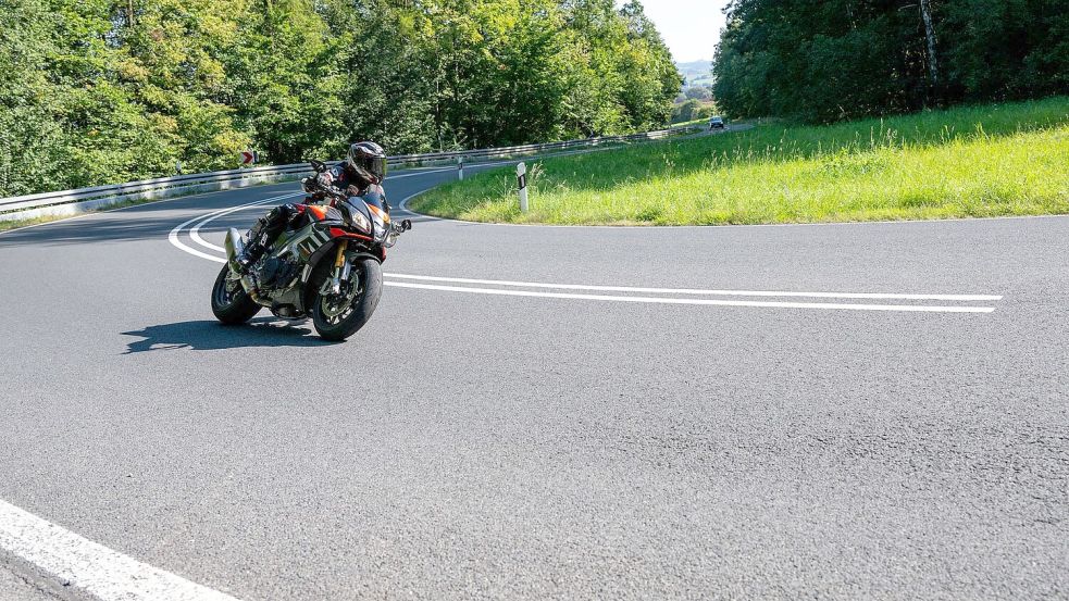 In diesen Wochen startet wieder die Motorradsaison. Nirgends gibt es so viele motorisierte Zweiräder wie in Bayern. (Archivfoto) Foto: Pia Bayer/dpa
