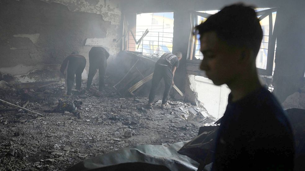Israels Armee hat eigenen Angaben zufolge eine Zentrale von Terrororganisationen in der Stadt Gaza angegriffen. Foto: Jehad Alshrafi/AP/dpa