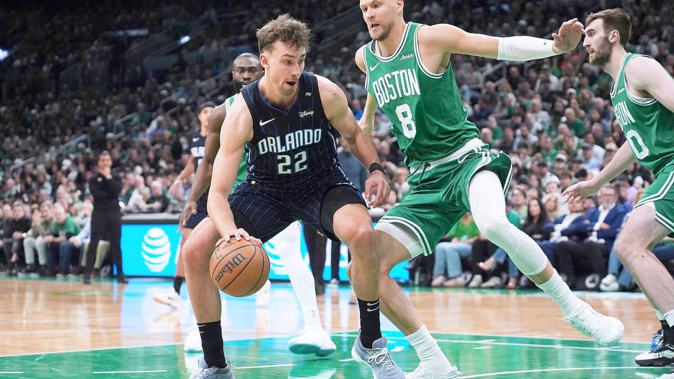 Wagner mühte sich, aber Boston war zu stark. Foto: Charles Krupa/AP/dpa