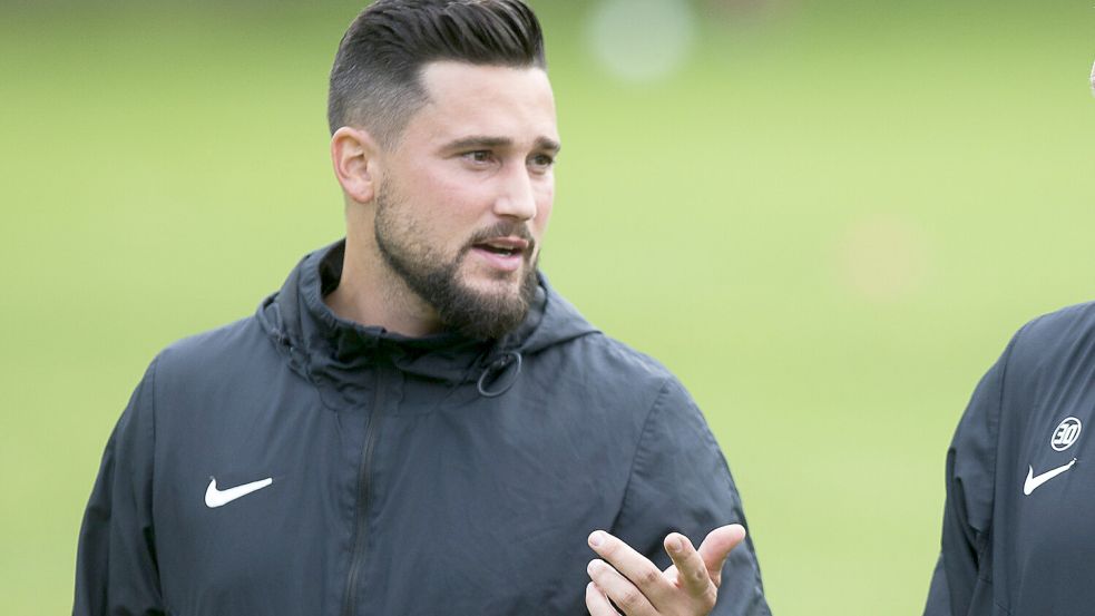 Daniel Franziskus wird ab Sommer Trainer der SpVg Aurich. Das Bild zeigt ihn im Sommer 2021 in Firrel. Archivfoto: Doden/Emden