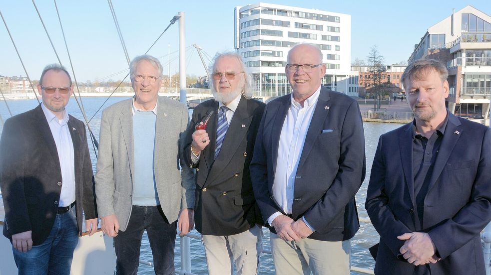 Den Vorstand des Vereins Traditionsschiff „Prinz Heinrich“ bilden (von links): Sven Woldenga, Christian Abrams, Paul Kluge, Holger Graventein und Matti Esser. Foto: privat