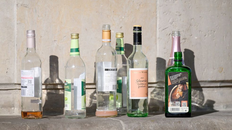 Höhere Verbrauchsteuern auf Alkohol könnten nach Schätzungen Milliardensummen in die Staatskasse spülen. (Symbolbild) Foto: Robert Michael/dpa