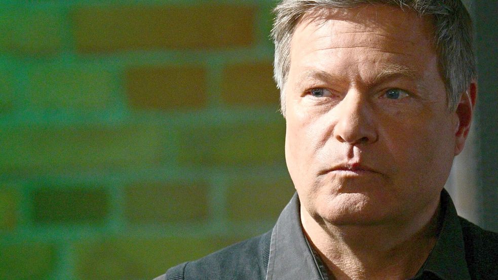 Wirtschaftsminister Robert Habeck blickt in schwierigen Zeiten nach vorn: Trotz leichter Hoffnungsschimmer in der Bauindustrie bleibt die deutsche Wirtschaft weiter unter Druck. Foto: Sebastian Christoph Gollnow/dpa