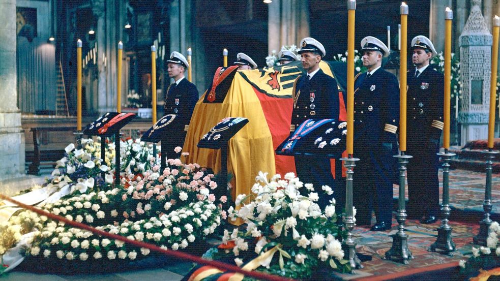 Die Trauerfeier für Bundeskanzler Konrad Adenauer im Jahr 1967 ist dem Psychologen Andreas Hamburger bis heute in Erinnerung (Archivbild). Foto: picture alliance / Otto Noecker/dpa