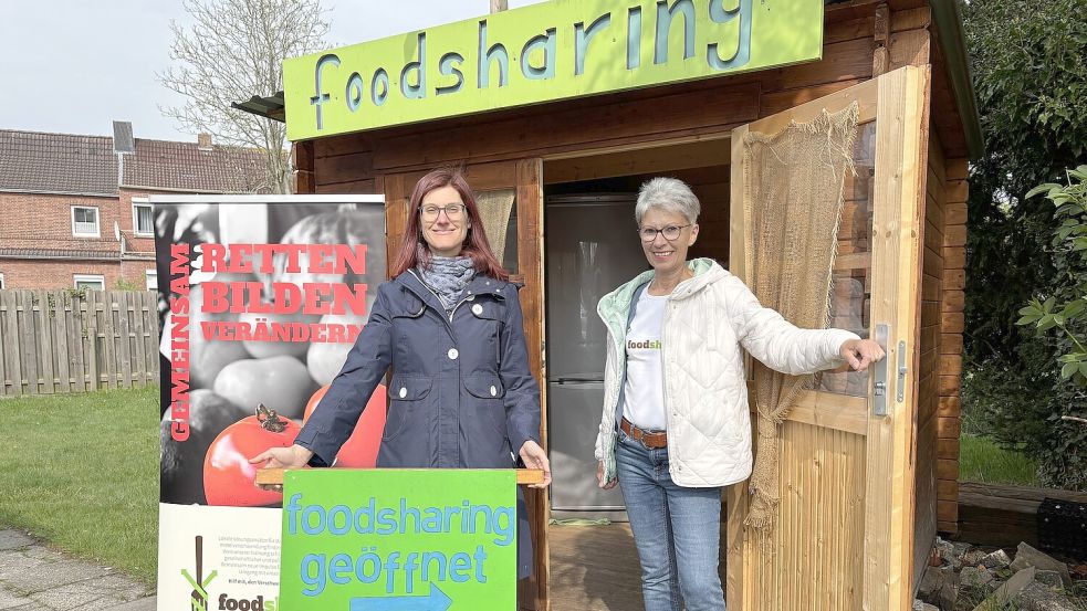 Nina Eden (links) und Ulla Wildeboer waren bei der Foodsharing-Gruppe in Emden fast von Anfang an dabei. Fotos: Mona Hanssen