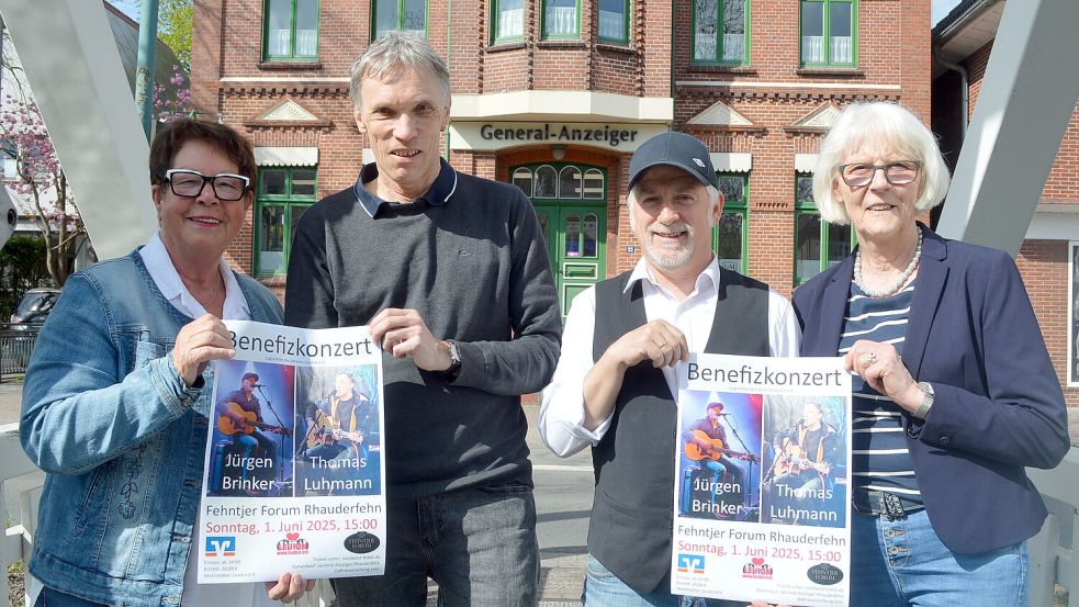 Der Verein Leukin und die beteiligten Musiker freuen sich schon auf das Benefizkonzert. Das Foto zeigt (von links) Anna Fennen (Vorsitzende von Leukin), Thomas Luhmann, Jürgen Brinker und Christa Lindenberg (2. Vorsitzende Leukin). Foto: Holger Weers