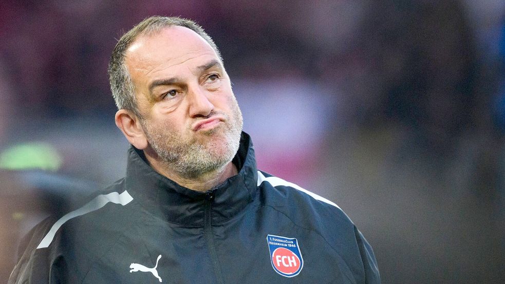 Trainer Frank Schmidt kämpft mit seinen Heidenheimern in der zweiten Bundesliga-Saison gegen den Abstieg. Foto: Tom Weller/dpa