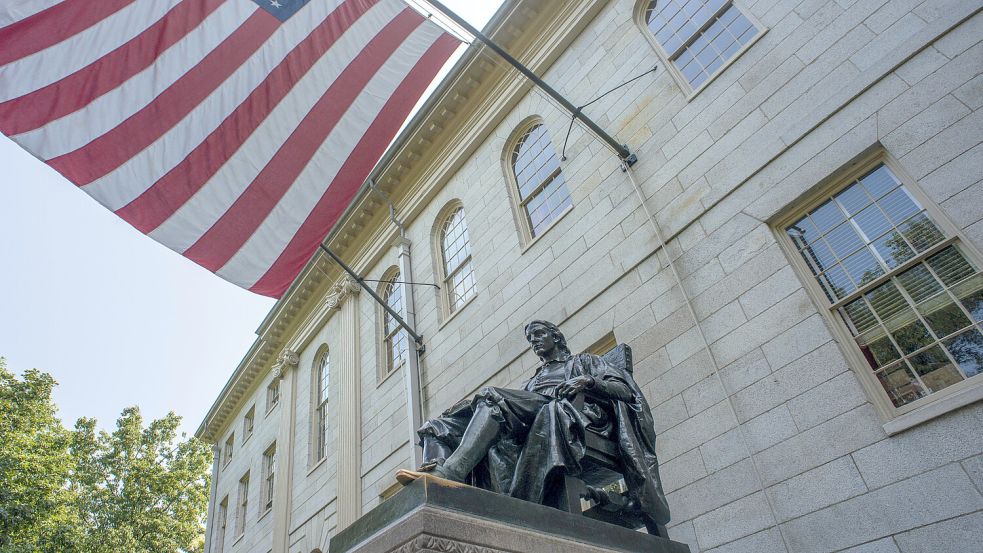 Bastion im Kampf um die akademische Freiheit: Die Elite-Universität Harvard wehrt sich gegen Donald Trumps Dekrete. Foto: IMAGO/Sergi Reboredo/Zuma Press Wire