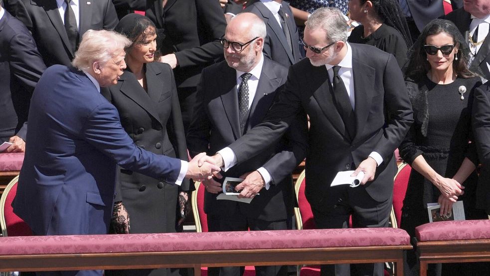 Auch US-Präsident Donald Trump war mit seiner Frau Melania angereist. Foto: Evan Vucci/AP/dpa