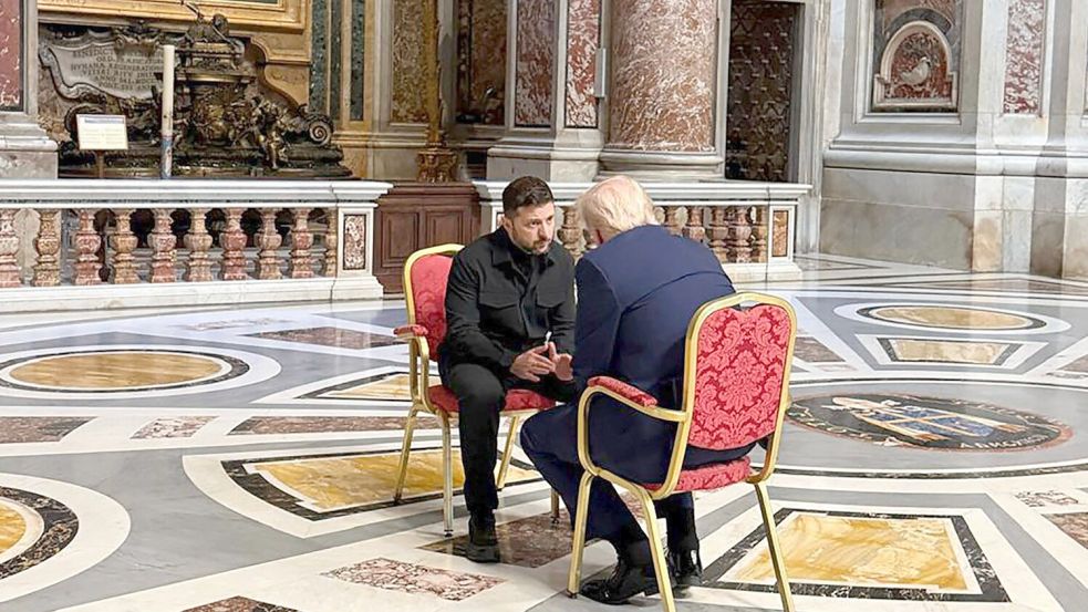 Trump und Selenskyj im Gespräch. Foto: Uncredited/Ukrainian Presidential Press Service/AP/dpa