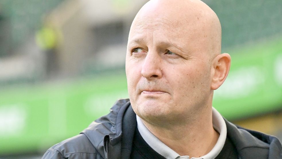 Wolfsburgs Sport-Geschäftsführer Peter Christiansen. Foto: Swen Pförtner/dpa