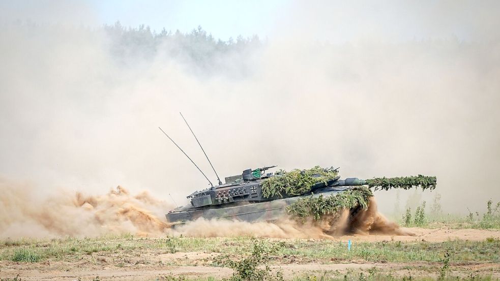 Wieder haben die weltweiten Militärausgaben einen Höchststand erreicht. (Symbolbild) Foto: Kay Nietfeld/dpa