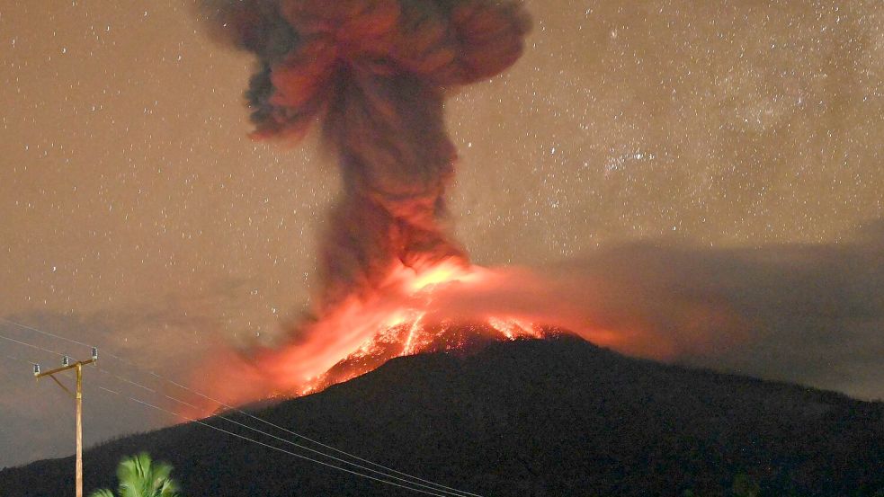 Der Lewotobi Laki-Laki ist seit Monaten immer wieder aktiv. Foto: Geological Agency/dpa