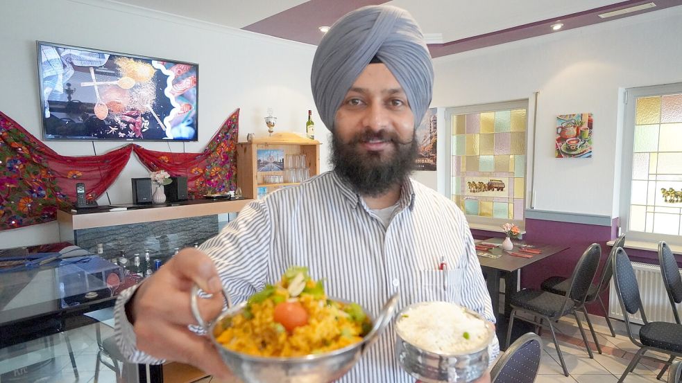 Sein „Chicken Biryani“ serviert Prabhjot Singh klassisch mit Reis. Fotos: Mirco Moormann