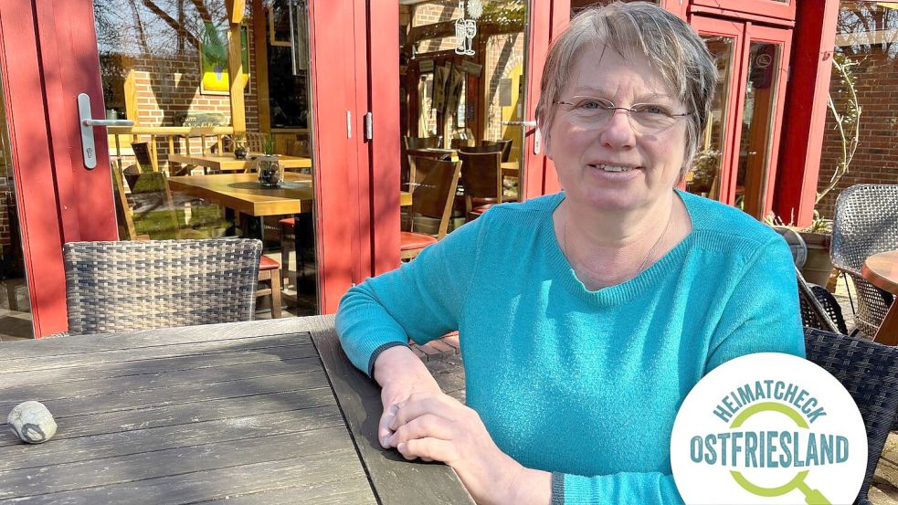 Grete Betten führt mit ihrem Mann Artur den Holter Wienkeller. Die Gastronomie mit großem Garten ist ein beliebter Treffpunkt für Fehntjer und Urlauber. Foto: Janßen