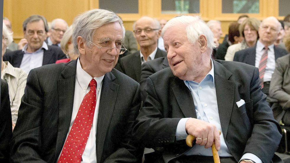 Michael Naumann (l.) war vor seiner politischen Karriere unter anderem Chefredakteur und Herausgeber der Wochenzeitung „Die Zeit“. (Archivbild) Foto: picture alliance / dpa